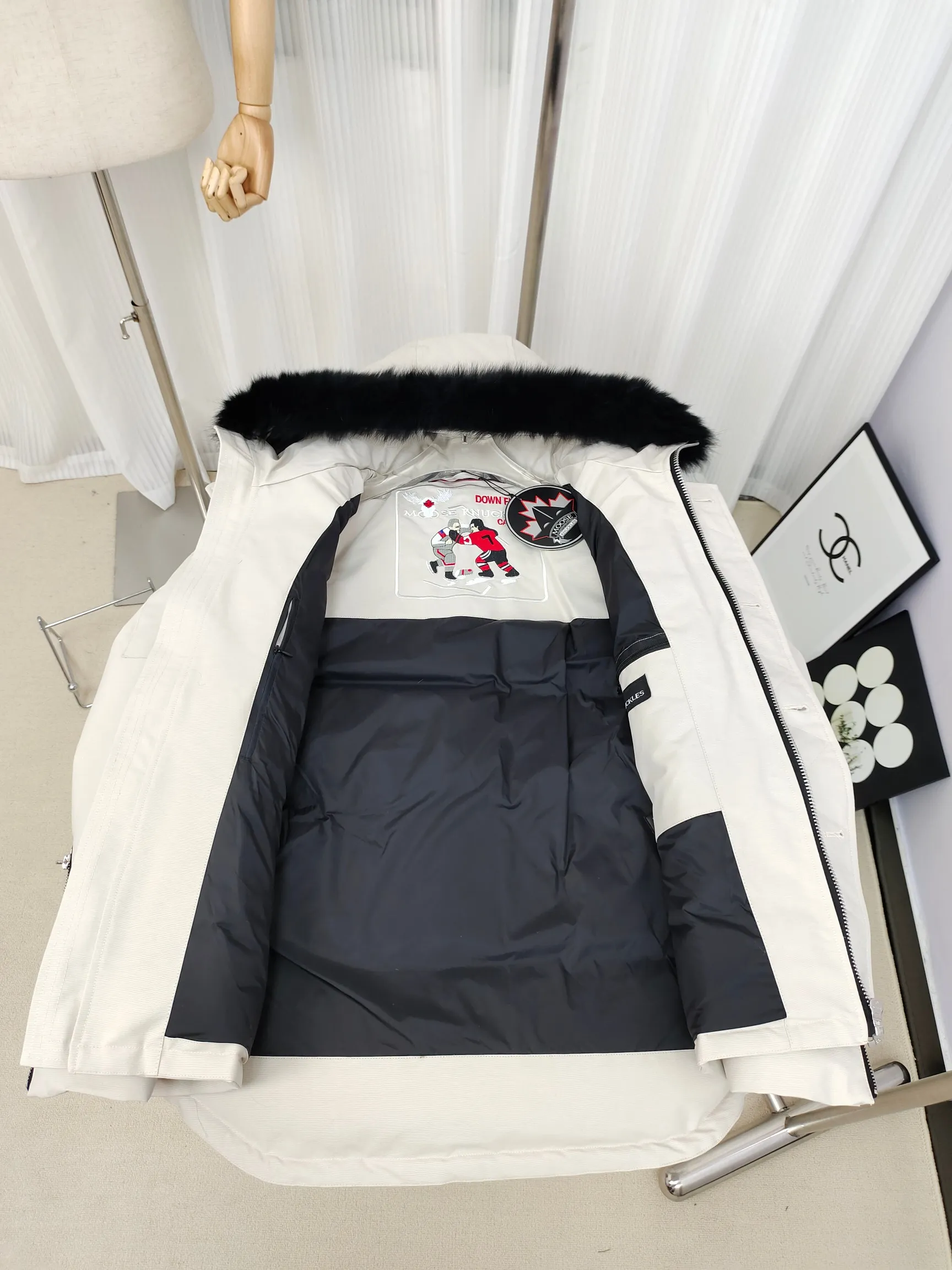 （ ）06 Moose Knuckles ， ins 、 、 。 ， ， ！ ， ， ， ！ Sizes: S XXL